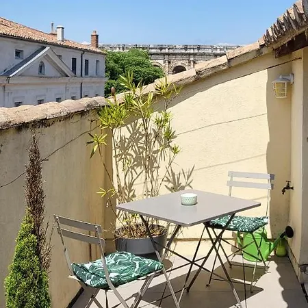 La Dolce Vita Nimoise Terrasse 100 M Des Arenes Nîmes Buitenkant foto